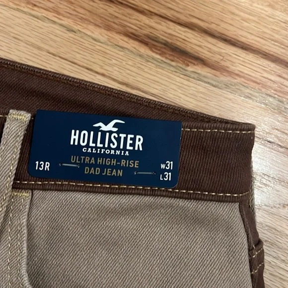Hollister Women's Ultra High Rise Dad Jeans w/ Brown Patchwork - Picture 3 of 5